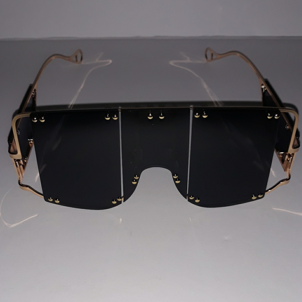 Sunglasses trending NWOT
